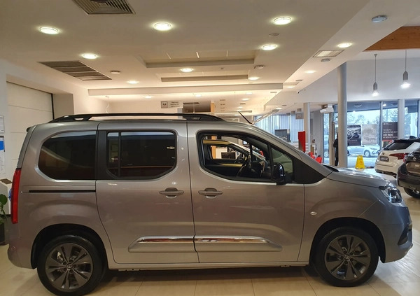 Toyota Proace City Verso cena 163900 przebieg: 5, rok produkcji 2023 z Świdnik małe 46